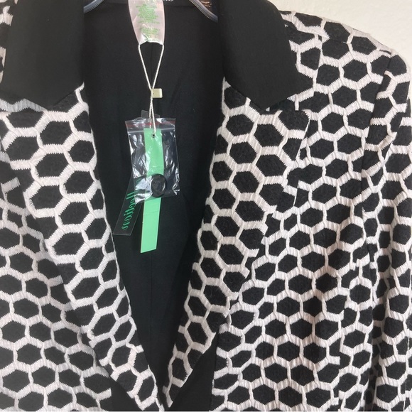 Esley black & white honeycomb pattern blazer in Woman’s Large-NWT - Picture 2 of 15